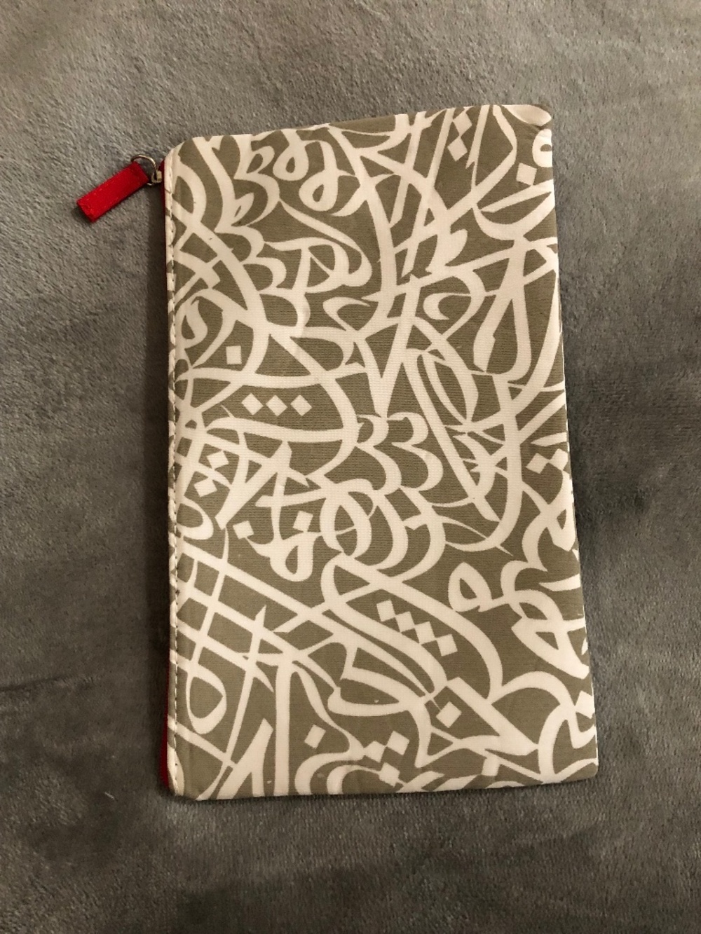 Emirates travel zip pouch neoprene white tan red